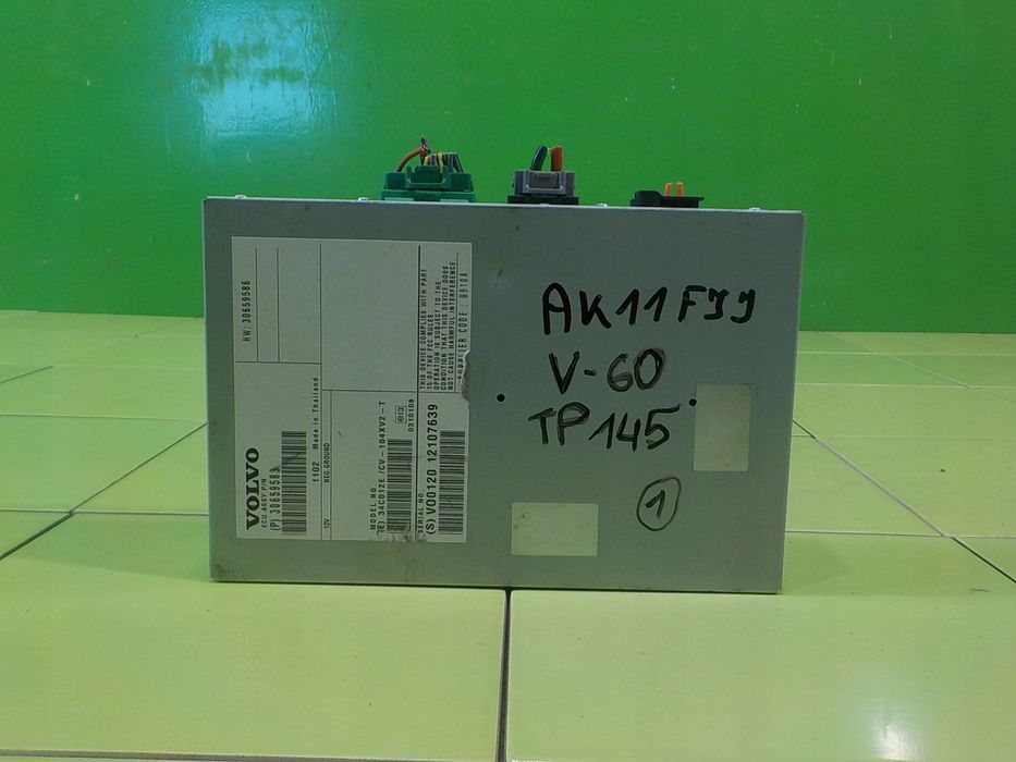 VOLVO S60 II 11r 2.0 D3 KOMBI wzmacniacz radia 30659583