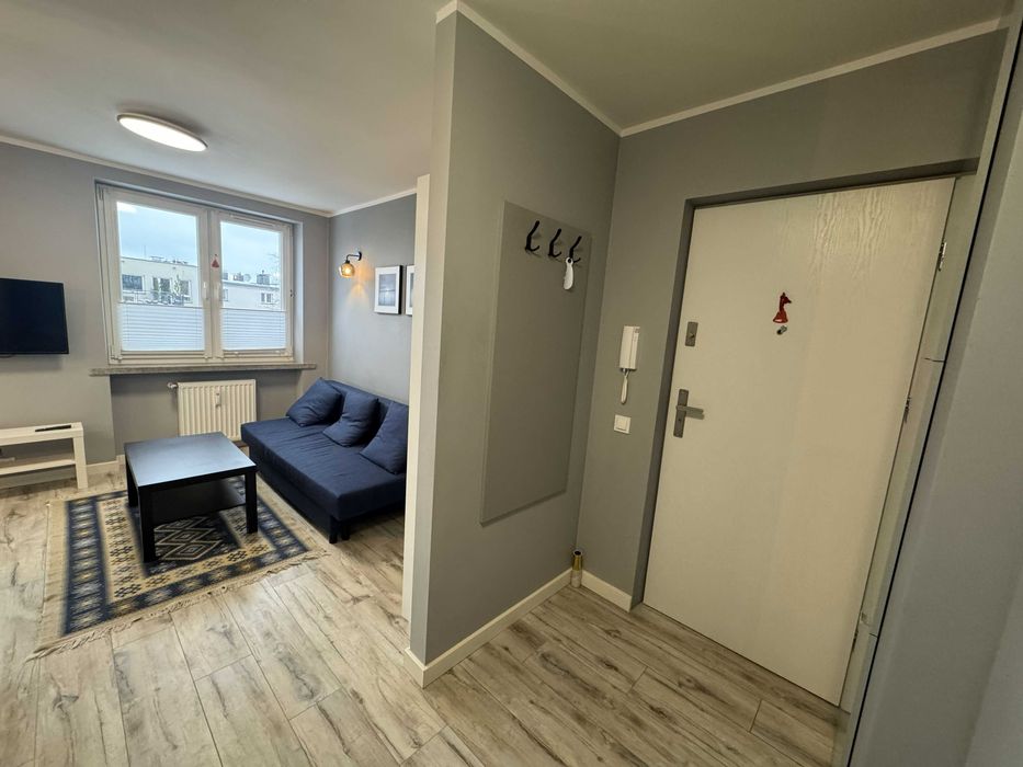 37m2, sypialnia, salon, miejsce postojowe, blisko centrum i morza