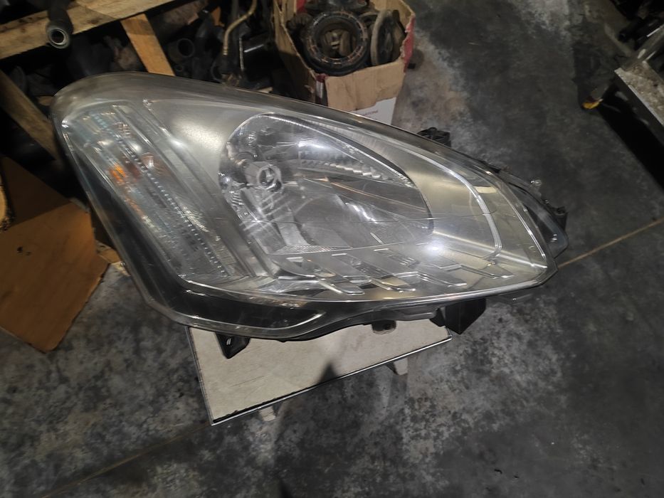 Фара передня права берлінго б9 2013р