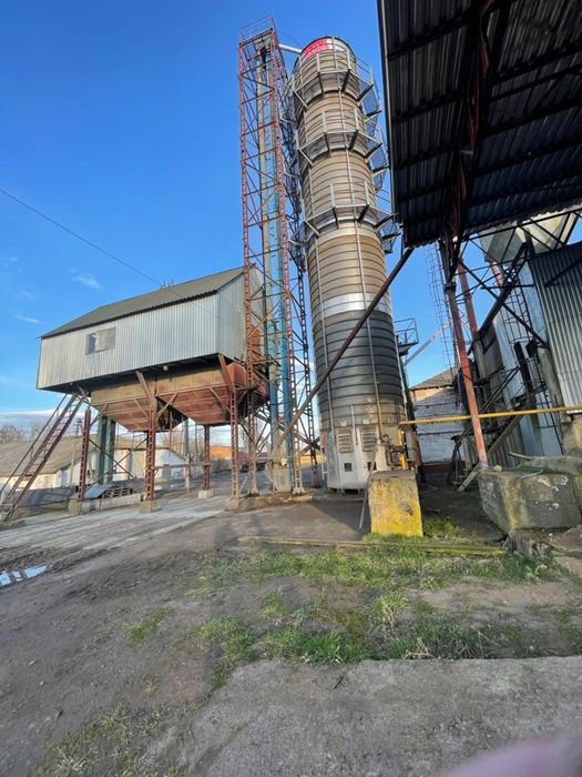 Очистка, сушіння, зберігання зернових та олійних культур. Елеватор.