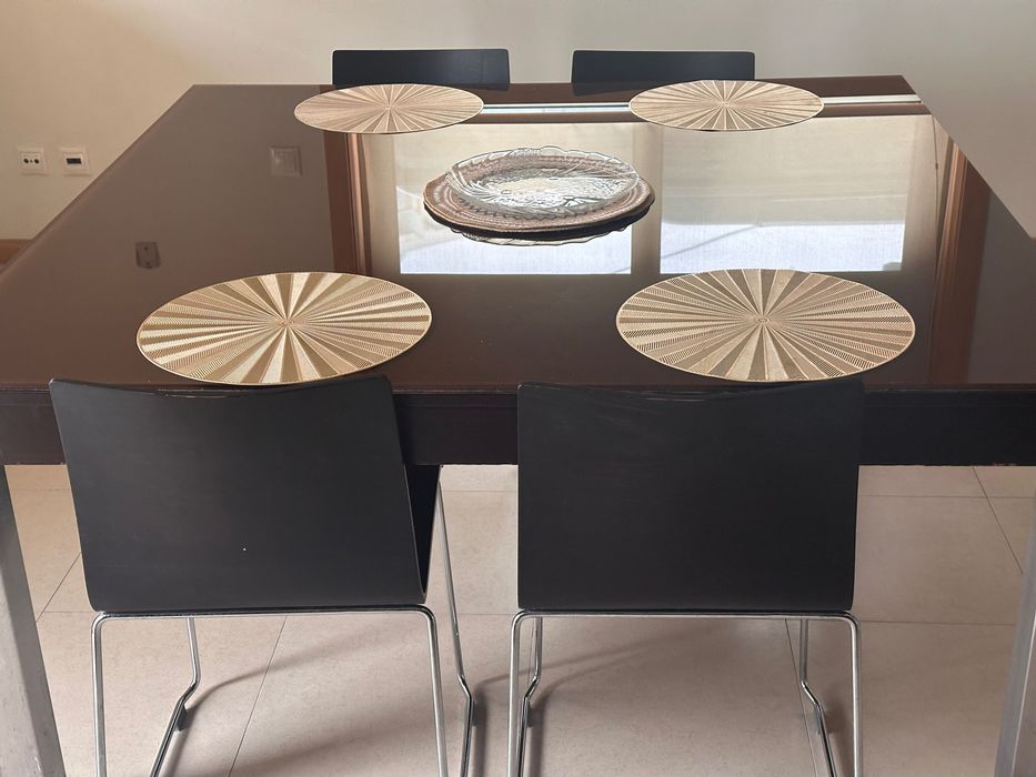 Mesa cozinha com 4 cadeiras