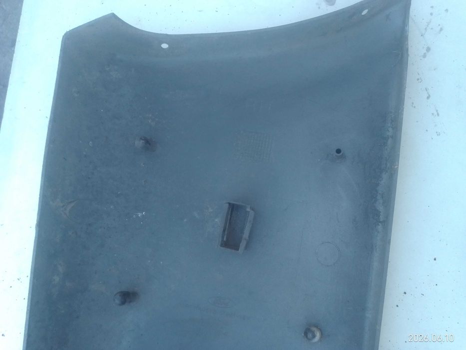 Canto do Para-choques Traseiro Direito Ford Transit 94-00 (Ref: 95VB-17961-ABW)