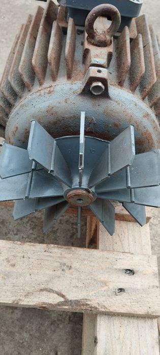 Электродвигатель єлектродвигун электромотор 3квт 1500об