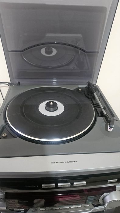 Sistema Philips + gira-discos + colunas Sony