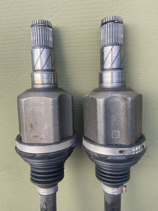 Задня Полуось Tesla Model У, оригинал 6тис пробега 2024г