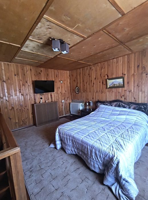 Продається будинок біля річки