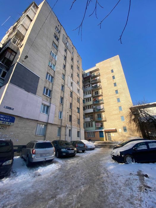 42167 Продаж кімнати в гуртожитку , Виставка , Терміново