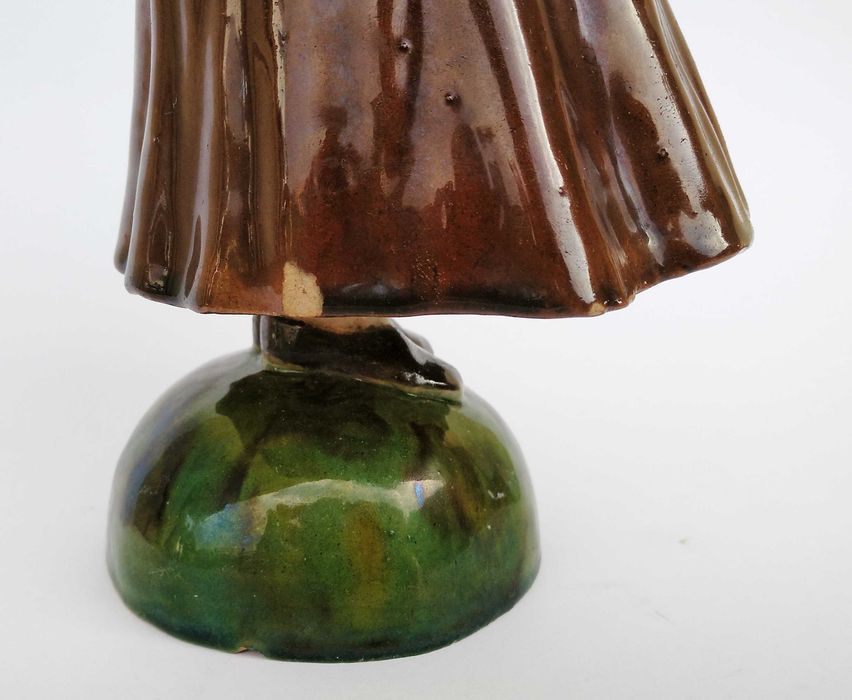 Antiga figura de movimento Maria da Paciência Bordallo Pinheiro