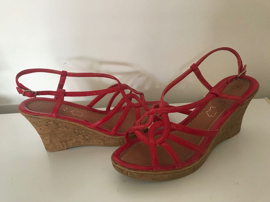 Sandálias Vermelhas Nº 38