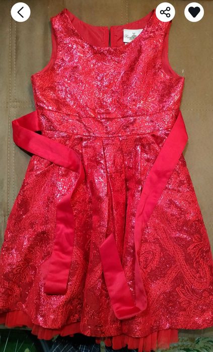 Продам платье на 7-8 р