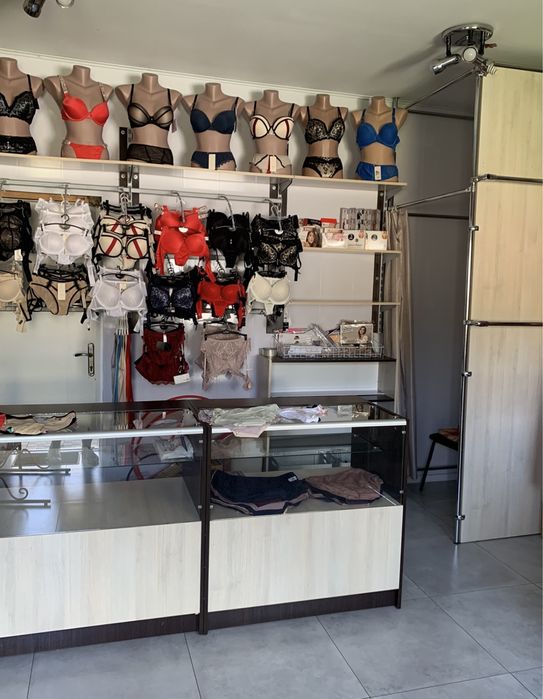 Діючий магазин на ринку