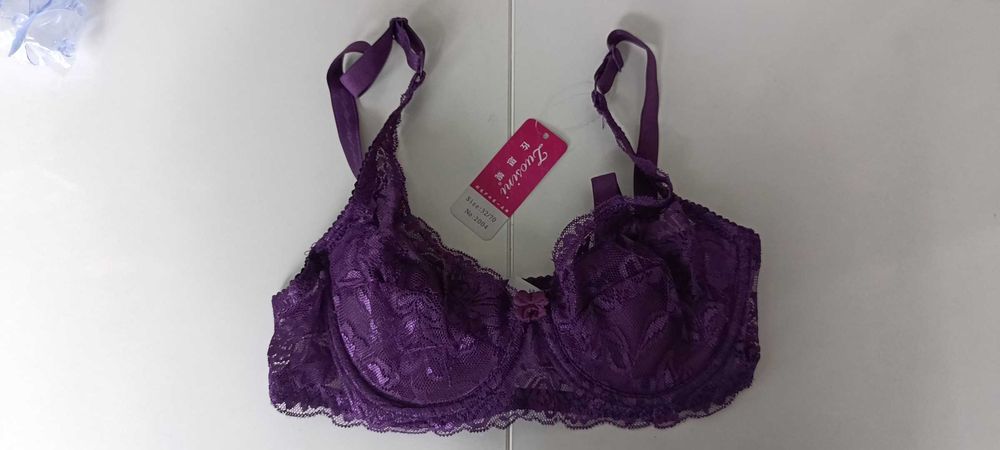 Biustonosz stanik koronkowy 70B