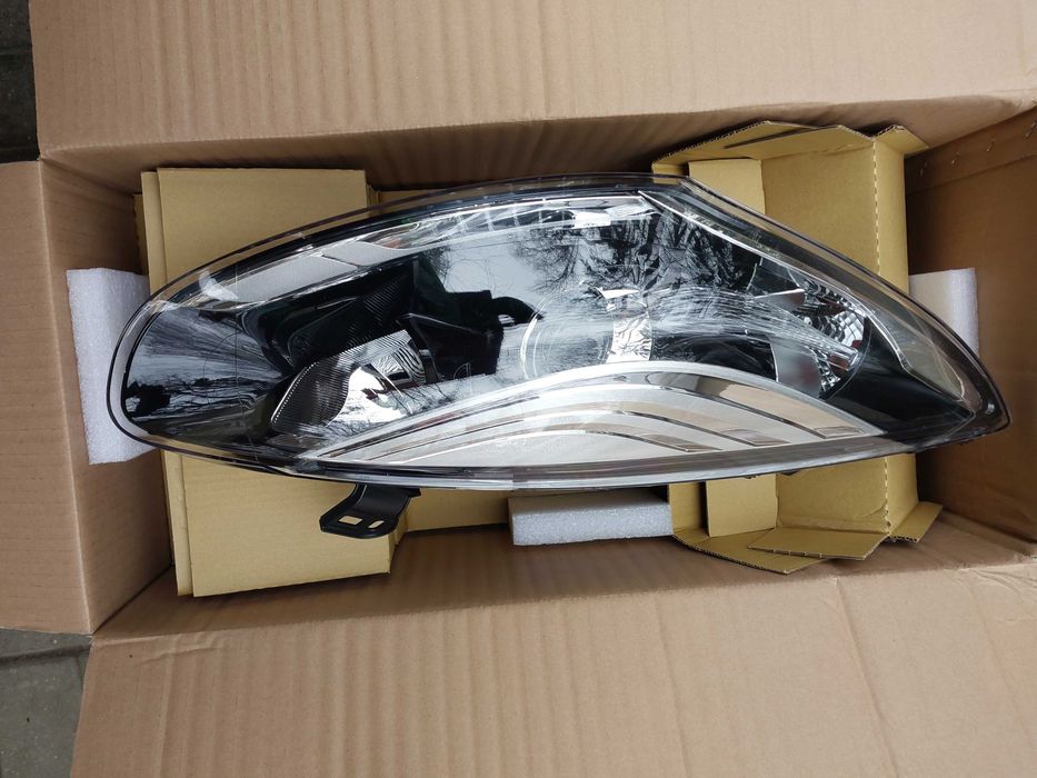 RENAULT MEGANE III LIFT 2013+ lampa przednia nowa