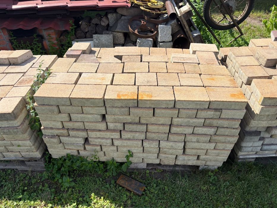 Kostka brukowa z rozbiurki okolo 24m2