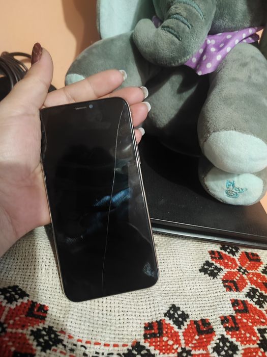 Айфон  На запчасті