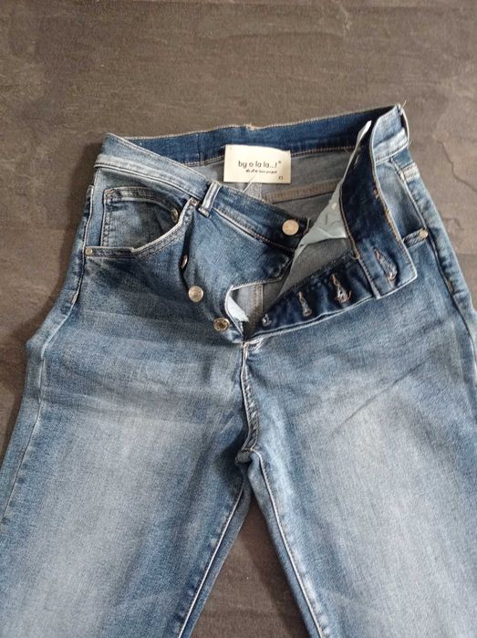 Spodnie jeansy By o La La Xs stan idealny