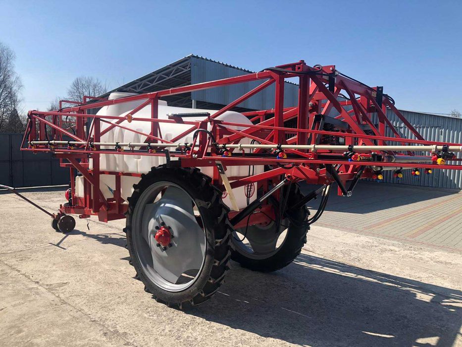 Обприскувач Оприскувач причіпний штанговий 3000 штанга 24м.