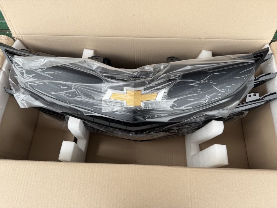 решітка верхня Chevrolet Bolt EV