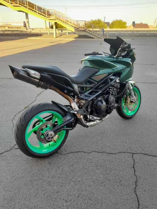 Benelli tre 1130k Triumph 1050