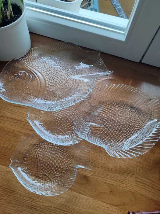 Zestaw szklanych półmisków z tureckiego szkła