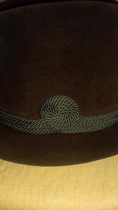 Sprzedam dwa kapelusze