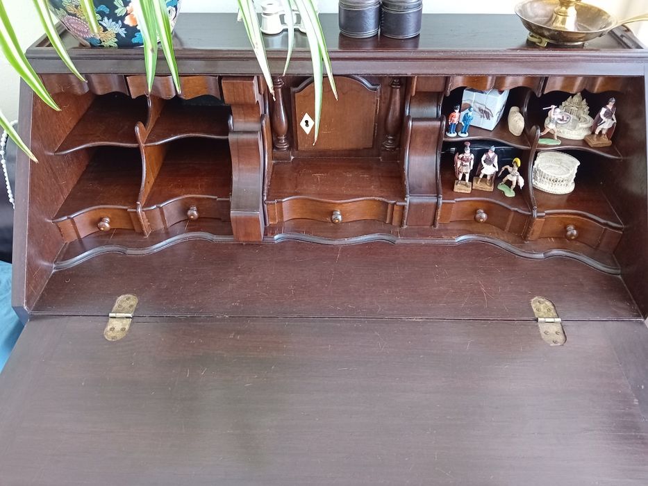 Escrivaninha madeira maciça com três segredos