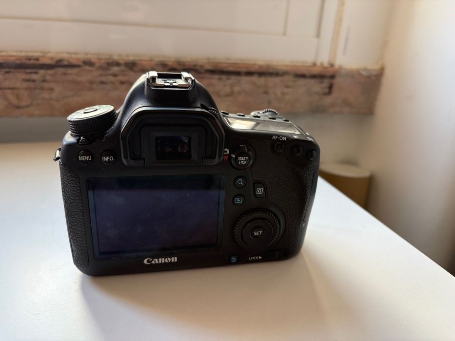 Canon EOS 6D + Lente Canon 40mm f/2.8 STM – Full Frame Compacta