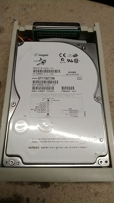 Dysk HDD retro z kieszenią