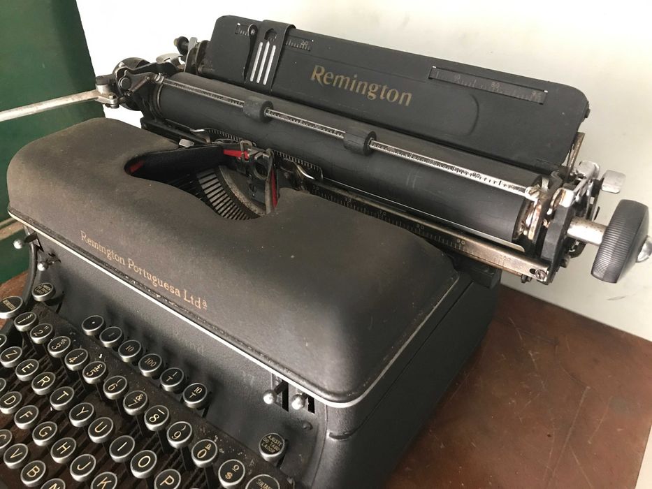 Maquina de escrever Remington antiga