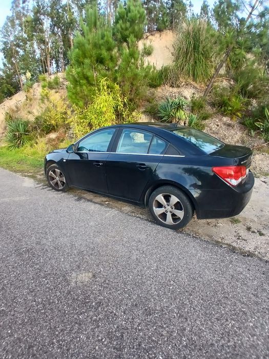 Cruze 2010   2.0 — photo 2