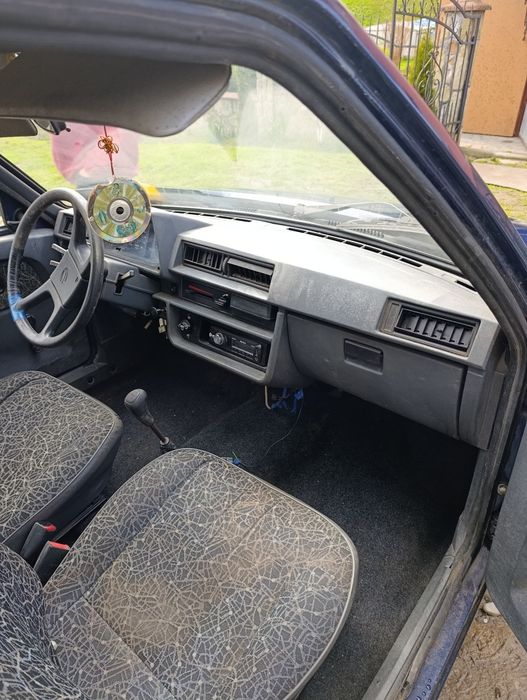 продаж легкового автомобіля