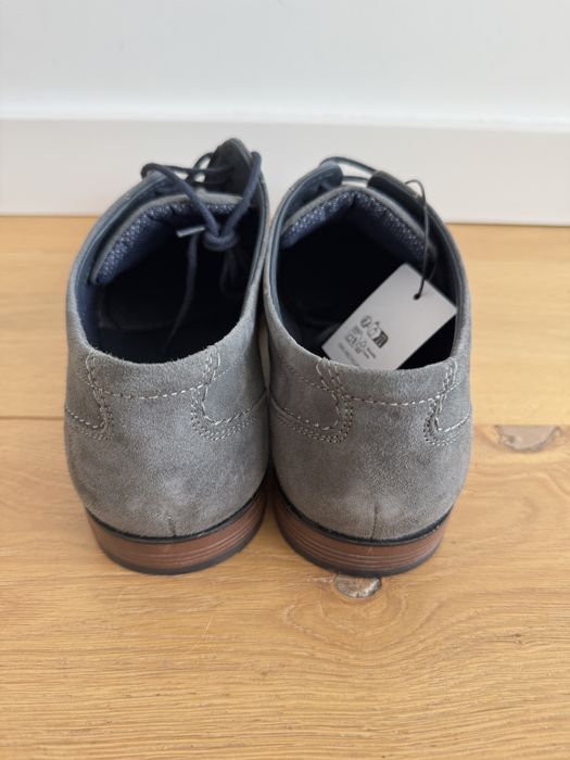 Eleganckie buty do garnituru ze skory naturalnej Pier One rozmiar 44