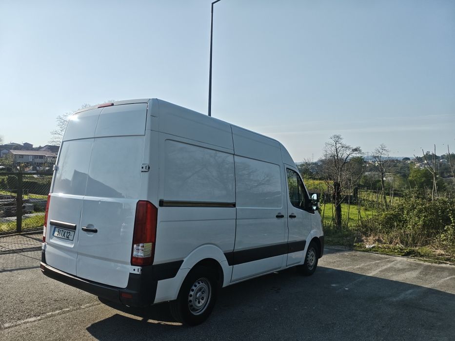 Hyundai H350 com motor novo e sistema de frio