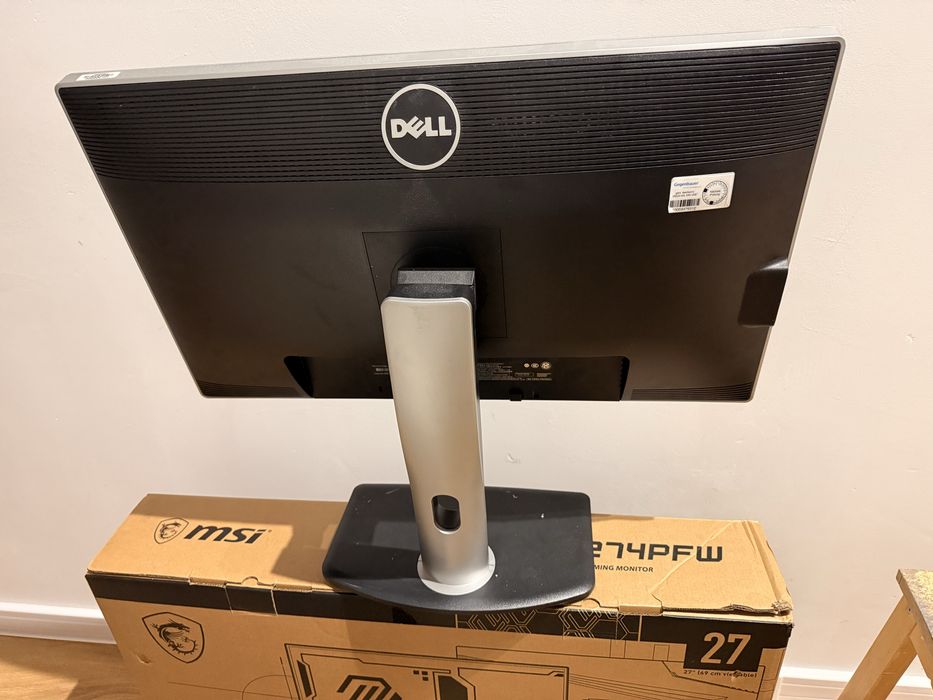 Monitor Dell UltraSharp 24" IPS regulowana podstawabdb stan