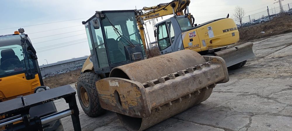 Caterpillar CS573E  Walec Caterpillar CS573E