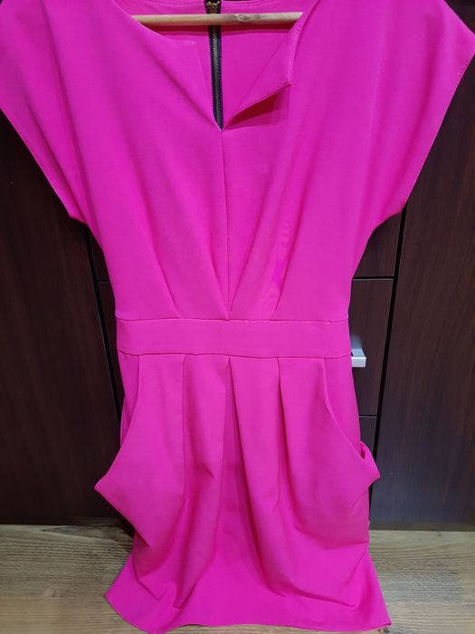 Sukienka kolor żywa fuksja roz.36