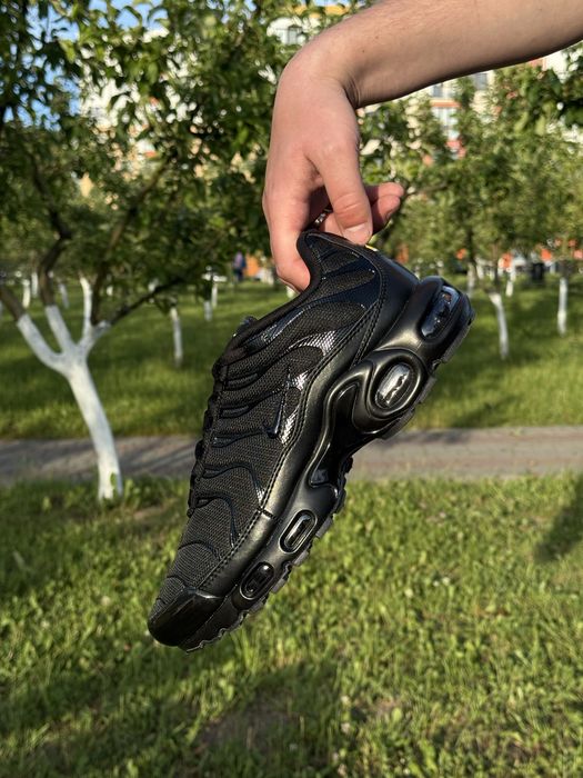 Чоловічі Кросівки Nike Air Max Plus TN Triple Black(42,43,43)