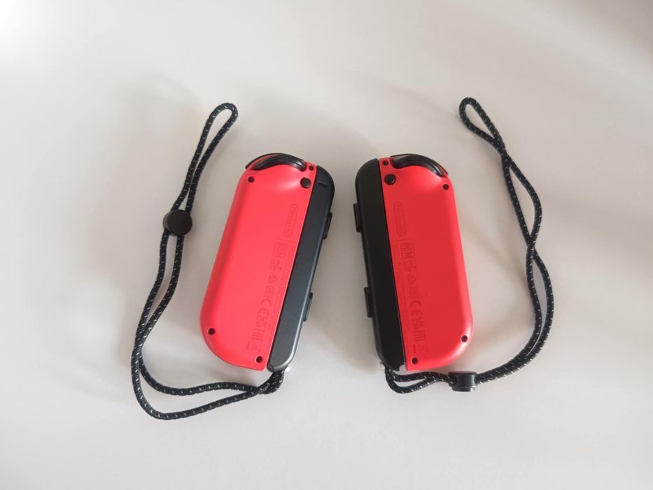 Joycon Red Mario Edition + Strapy