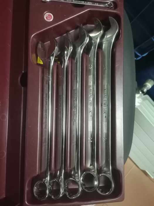 Conjunto de chaves de boca com caixa
