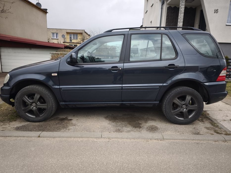 Mercedes ML 2.7 CDI automat, Hak