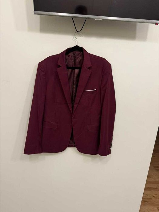 Малиновий піджак для вечірок 90-х