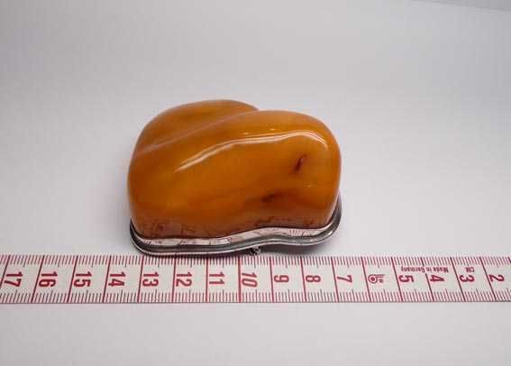 Okazała broszka miodowy bursztyn srebrna oprawa.