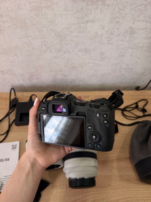Фотоапарат Canon EOS R8 Body та обʼєктив Canon RF 70-200mm f/2.8L IS USM LENS