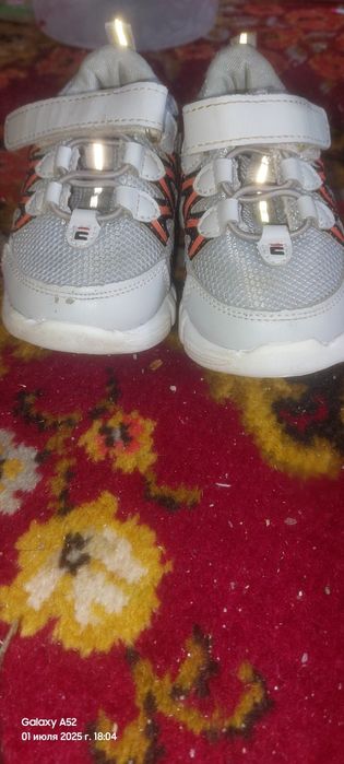 Продам кроссовки Fila двадцать третьего размера