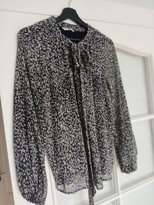 Elegancka bluzka z kokardą i złotą nicią Tatuum roz.40 super stan !