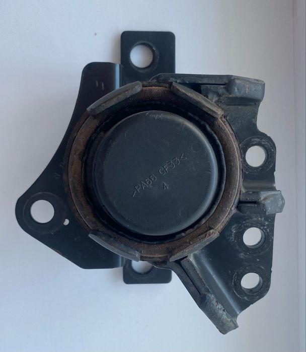 Опора двигуна права ford fusion / форд фюжин (DG93-6F012-GC