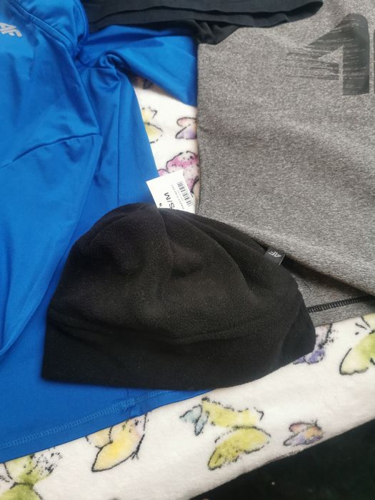 Mega Zestaw 4 bluzek 4f. Gratis nowa polarowa czapka 4f