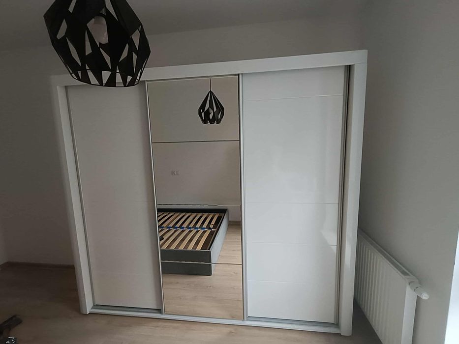 Sprzedam Szafę IRMA w bardzo dobrym stanie.