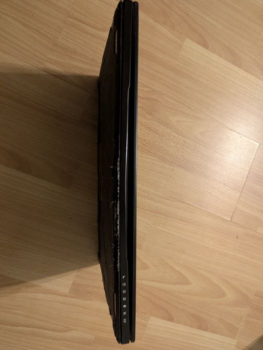 Ноутбук під відновлення або на запчастини