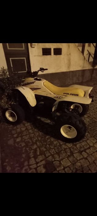 Moto Quatro Polaris